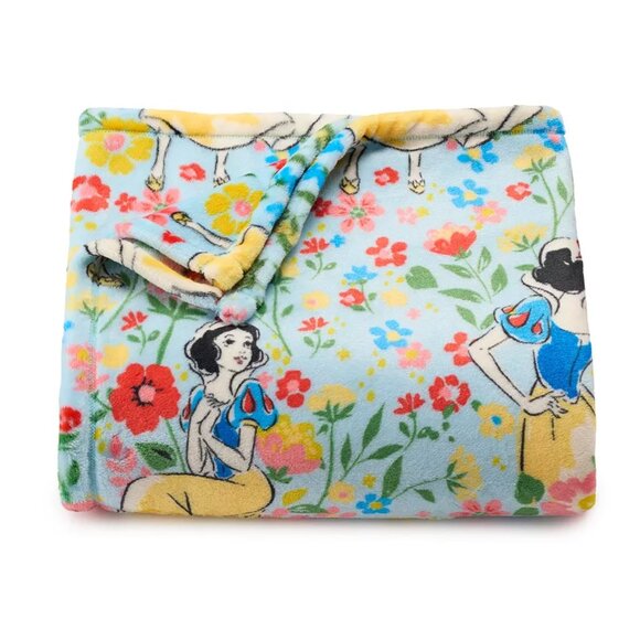 The Big One | Bedding | Disneys Oversized Supersoft Printed Plush Throw ...